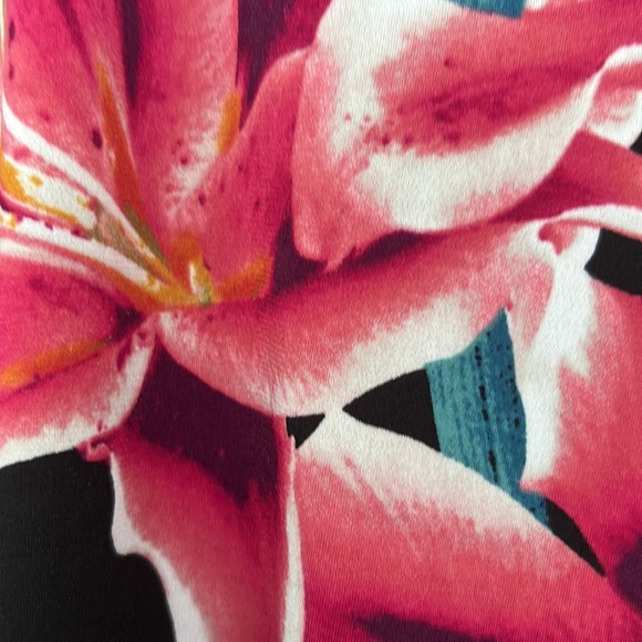 Connected Cold Shoulder 3/4 Sleeve Dress!
FINAL MARKDOWN. - Picture 4 of 7